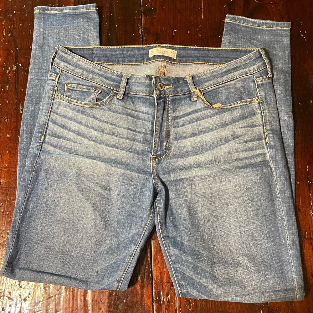 Abercrombie & Fitch size 10R (30x31) jeans